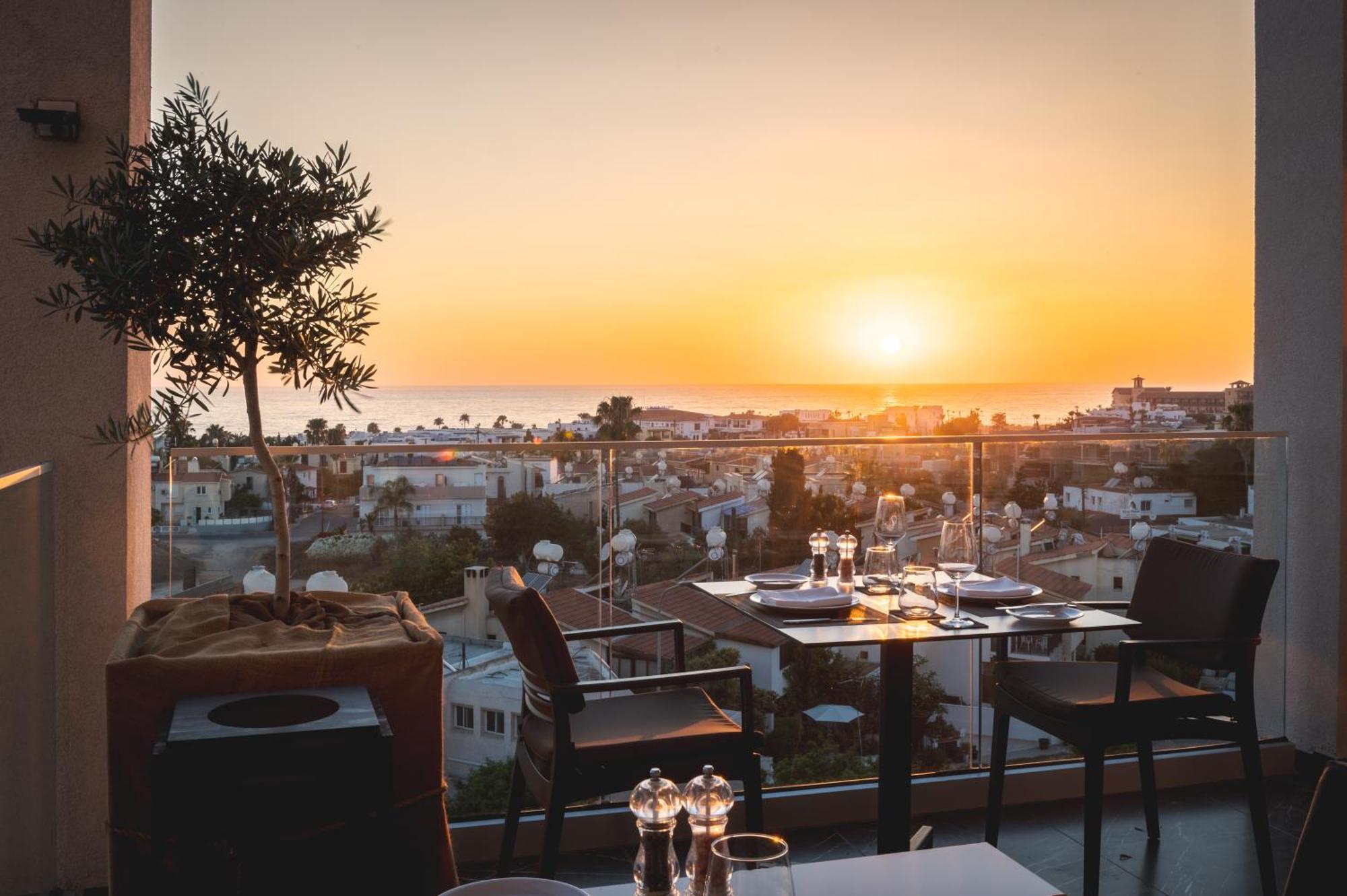 Kefalos Damon Hotel Apartments Пафос Екстериор снимка